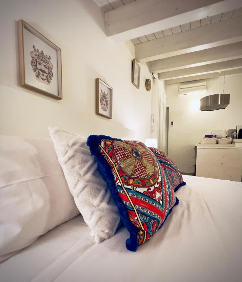 Rooms 153 Principe Umberto 노토 외부 사진